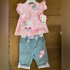 2 piece Baby girl jeans and top. Size 3-6 months